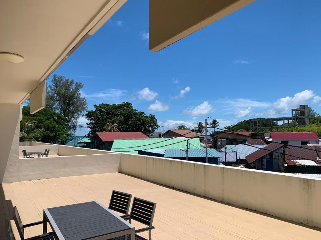 By The Sea Batu Ferringhi Apartment Екстериор снимка